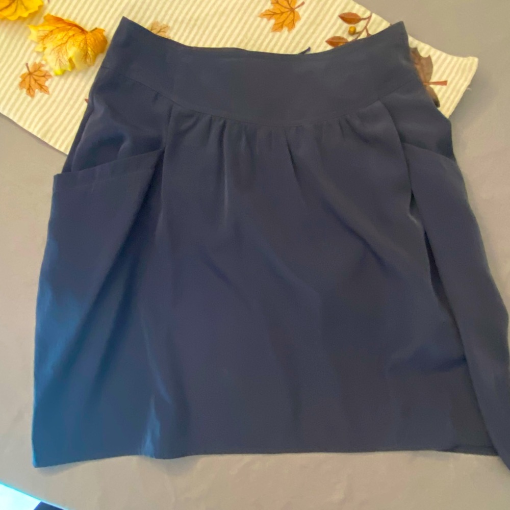 Dark gray slimming skirt